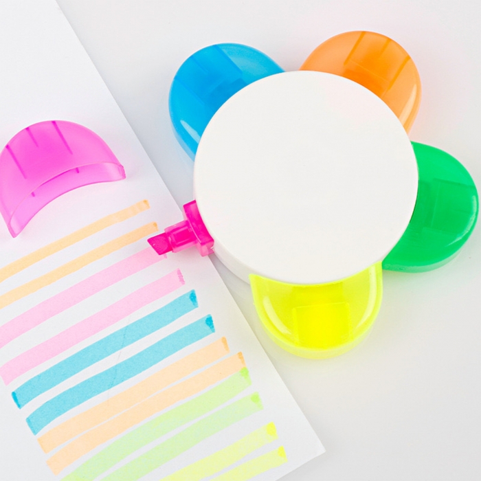 5-in-1 Petal-shaped Highlighter Pen