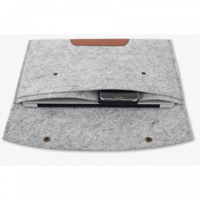 Clamshell Felt Laptop Sleeve