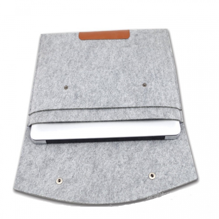 Clamshell Felt Laptop Sleeve